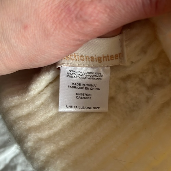 NWT Soft ivory beanie and scarf set - Picture 6 of 6